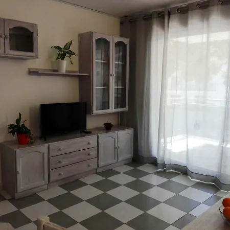 Apartment Zeus Montblanc Salou
